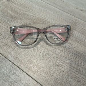 Women’s eyeglasses